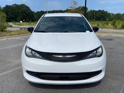 2027 Chrysler Pacifica LX