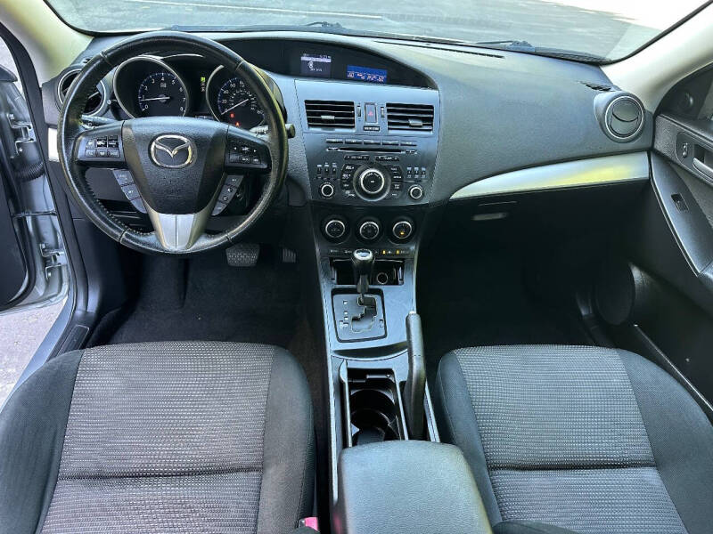 2013 Mazda MAZDA3 i Touring