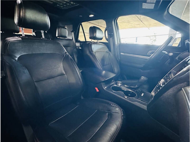 2017 Ford Explorer Sport