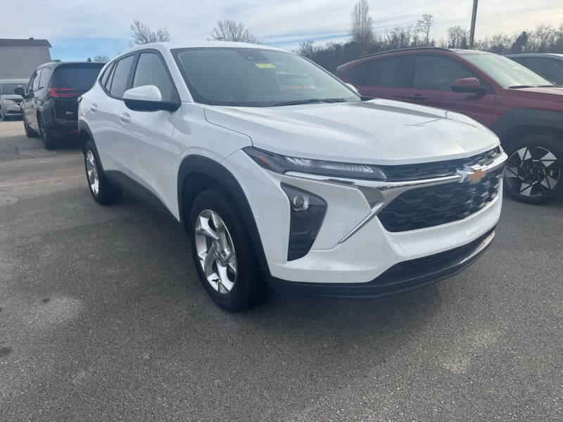 2025 Chevrolet Trax LS