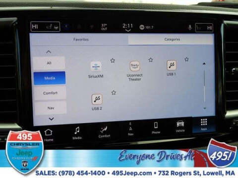 2026 Chrysler Pacifica Select