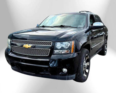 2013 Chevrolet Avalanche for sale at R&R Car Company in Mount Clemens MI