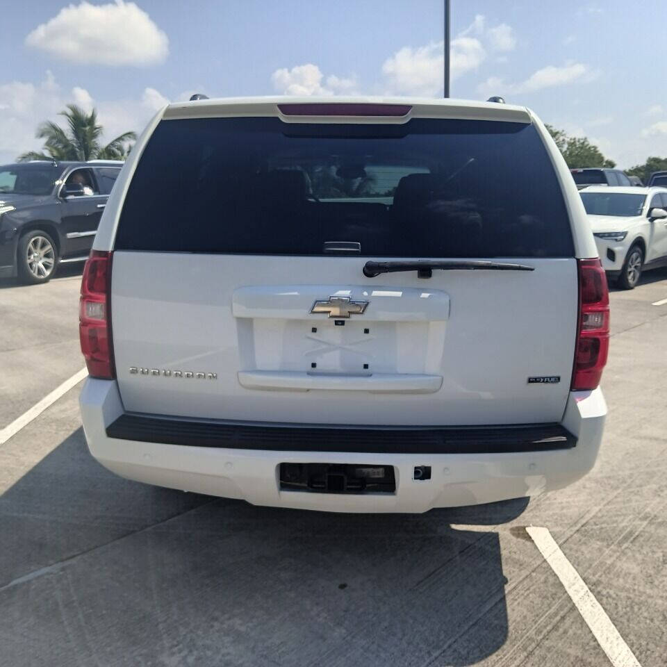 2008 Chevrolet Suburban SUV / Crossover - $5,950