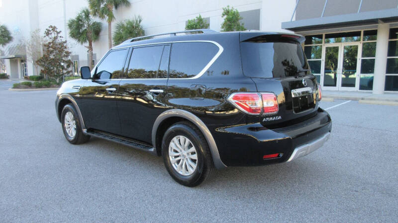 2017 Nissan Armada SV photo 3