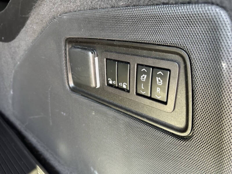 2023 Cadillac Escalade ESV Premium Luxury