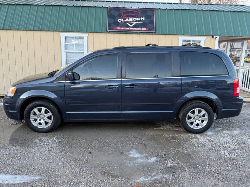 2008 Chrysler Town and Country for sale at Claborn Motors, INC in Cambridge City IN