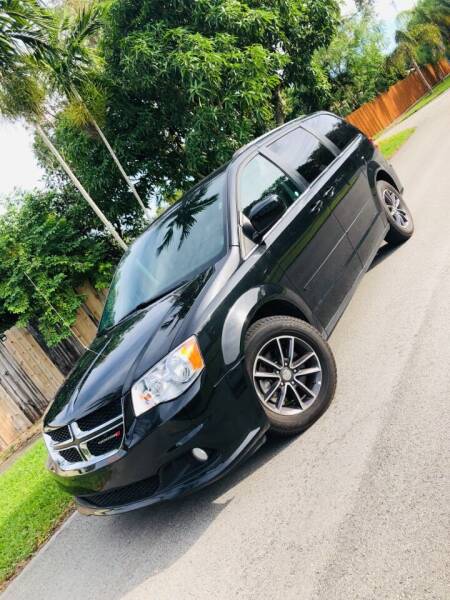 2017 Dodge Grand Caravan for sale at IRON CARS in Hollywood FL
