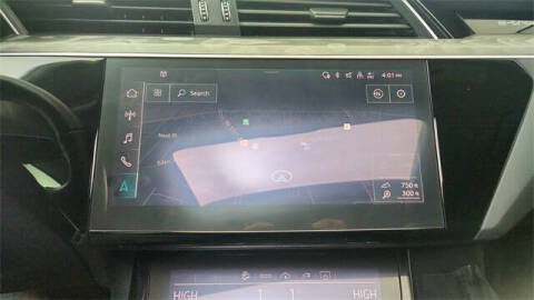 2022 Audi e-tron quattro Premium Plus