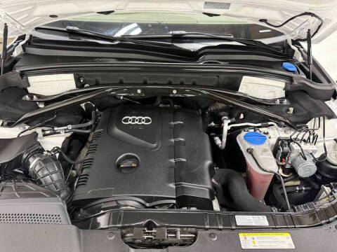 2011 Audi Q5 2.0T quattro Premium Plus