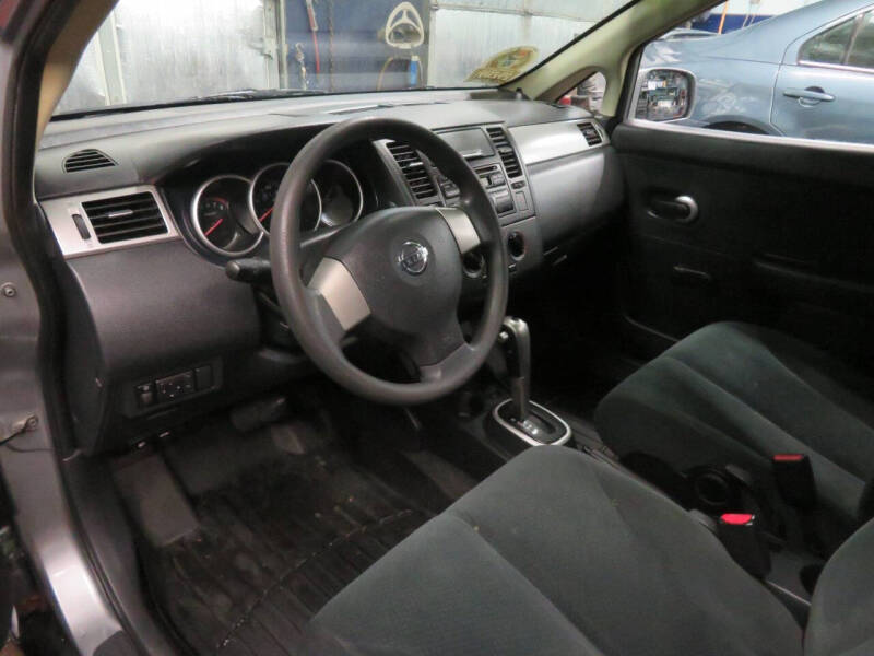 2010 Nissan Versa 1.8 S