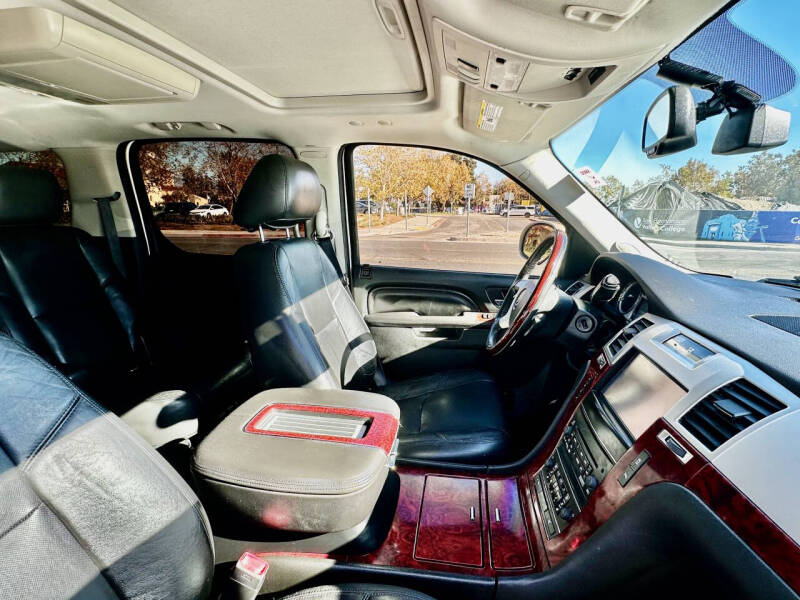 2012 Cadillac Escalade ESV Luxury