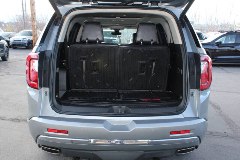 2023 GMC Acadia Denali