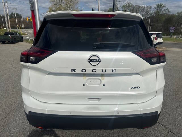 2026 Nissan Rogue Dark Armor