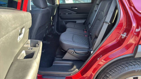 2022 Nissan Pathfinder SV