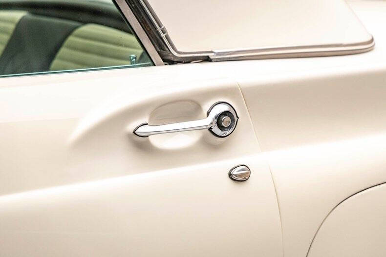 1957 Ford Thunderbird