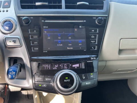 2016 Toyota Prius v Four