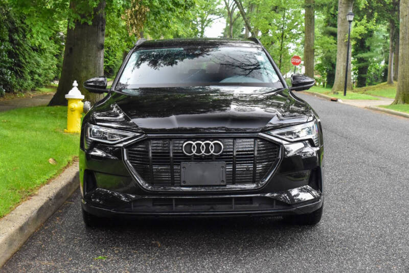 2021 Audi e-tron quattro Premium