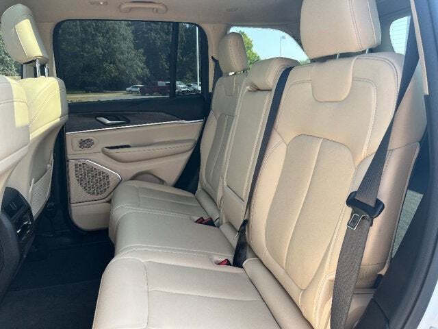 2022 Jeep Grand Cherokee 30