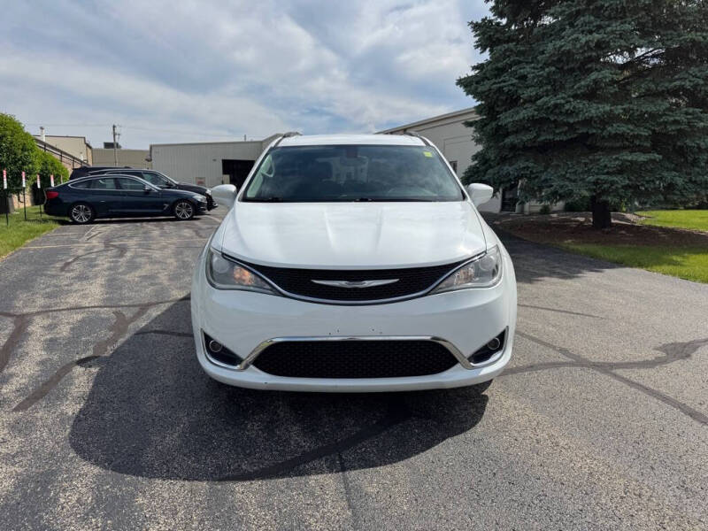 2017 Chrysler Pacifica Touring-L