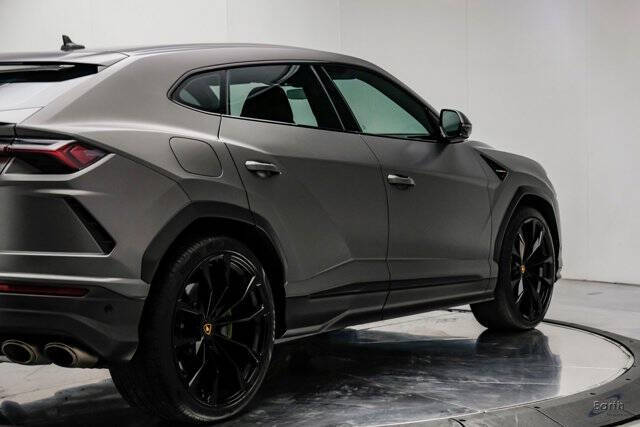 2022 Lamborghini Urus