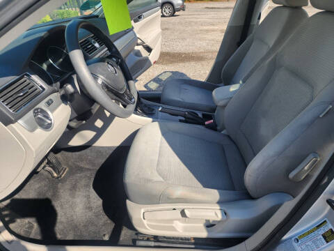 2017 Volkswagen Passat 1.8T S