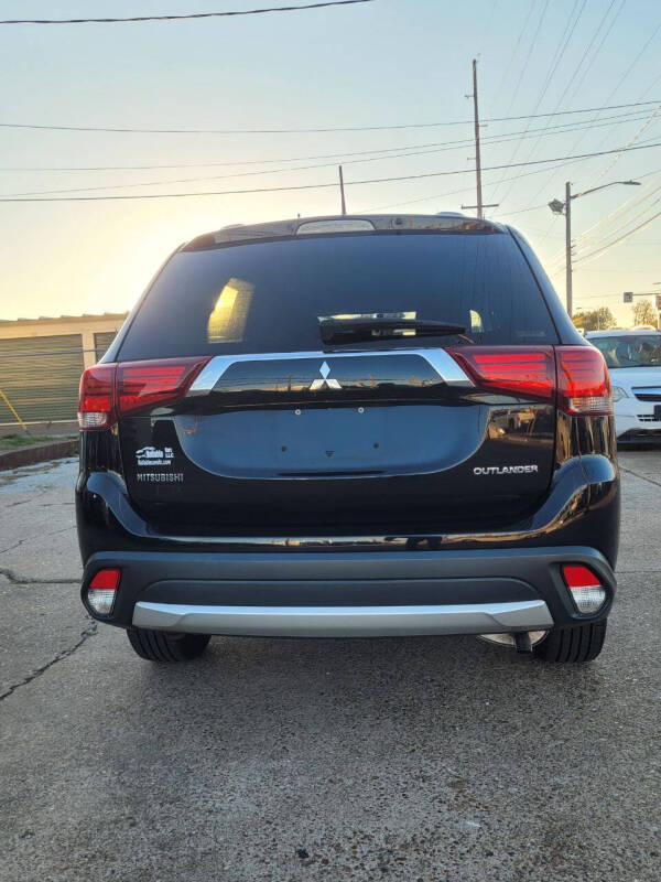 2016 Mitsubishi Outlander ES photo 4