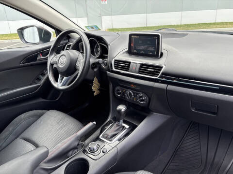 2016 Mazda MAZDA3 i Touring