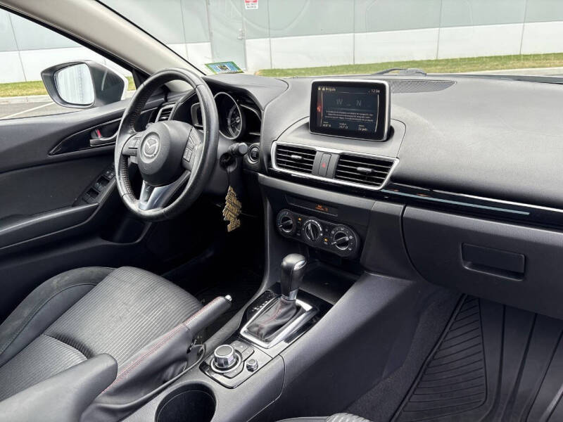 2016 Mazda MAZDA3 i Touring