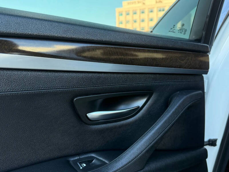 2015 BMW 5 Series 528i