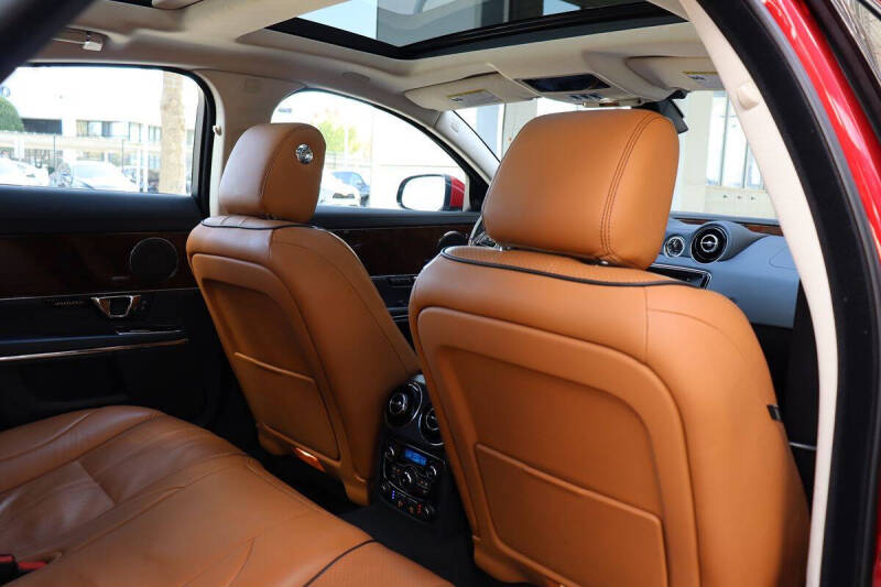 2016 Jaguar XJ R-Sport