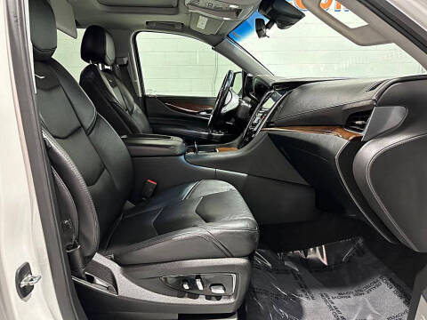 2020 Cadillac Escalade Luxury