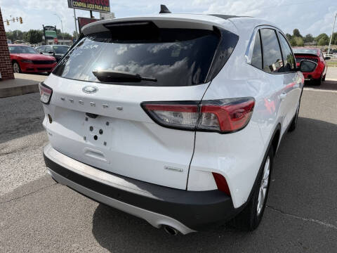 2020 Ford Escape SE