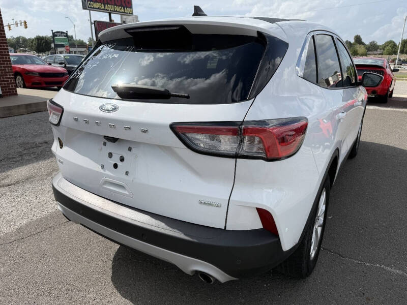 2020 Ford Escape SE