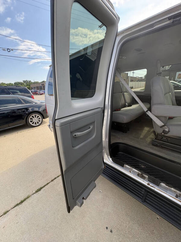 2013 Ford E-Series E-350 SD XLT