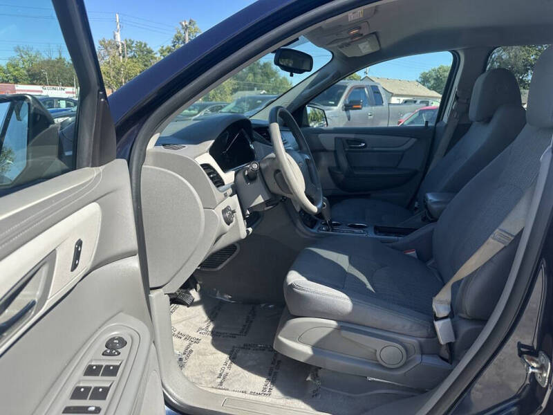 2017 Chevrolet Traverse LS