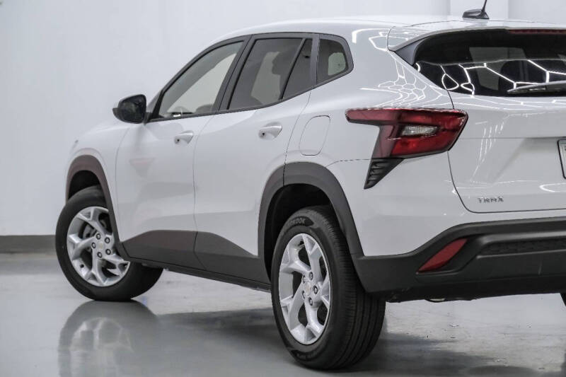 2025 Chevrolet Trax LS