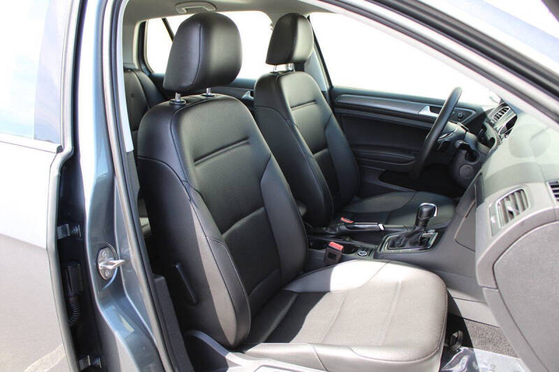 2021 Volkswagen Golf TSI