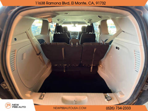 2022 Chrysler Voyager LX