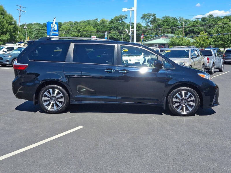 2019 Toyota Sienna XLE 7-Passenger