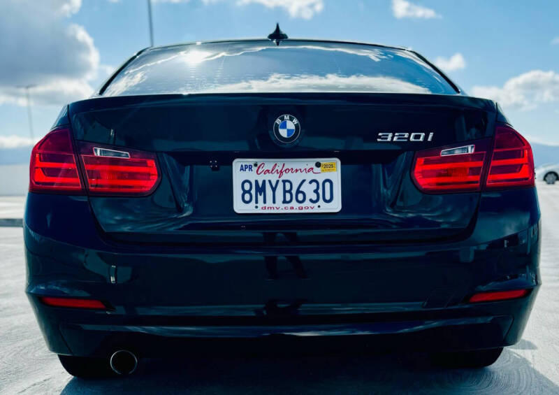 2015 BMW 3 Series 320i