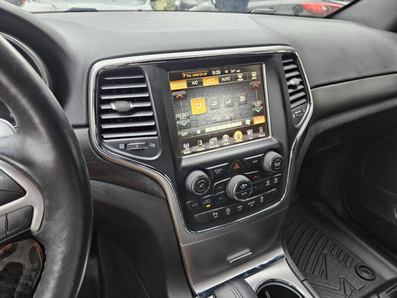 2017 Jeep Grand Cherokee Laredo