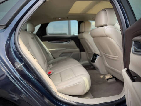 2013 Cadillac XTS Luxury Collection