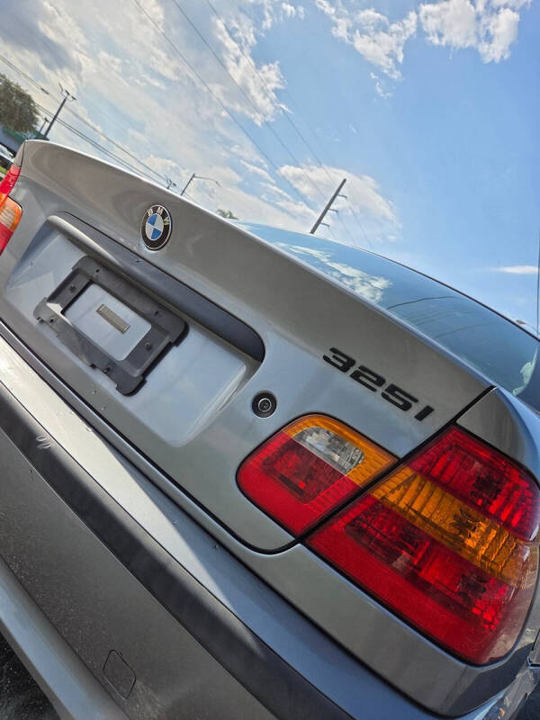2005 BMW 3 Series 325i