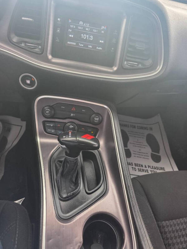 2015 Dodge Challenger SXT