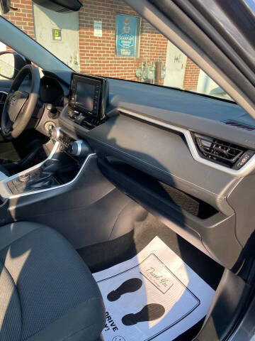 2022 Toyota RAV4 Hybrid LE