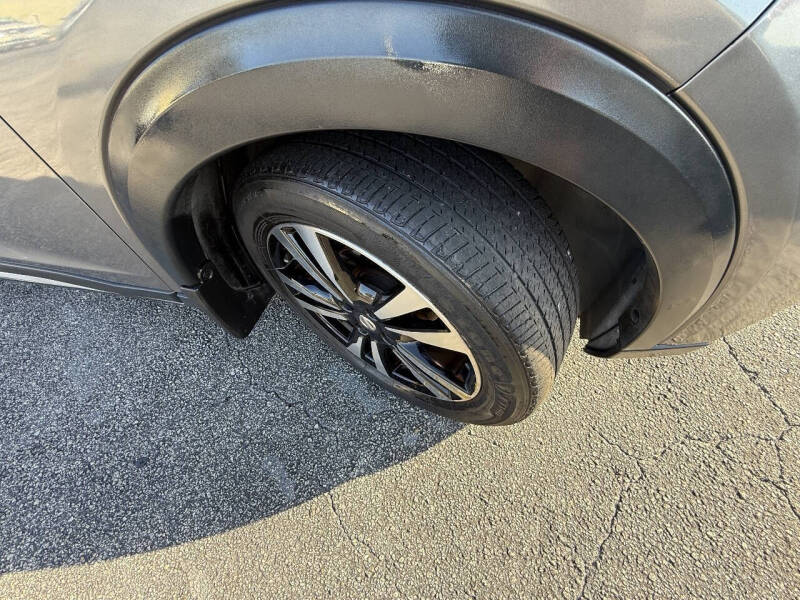 2019 Nissan Kicks SR