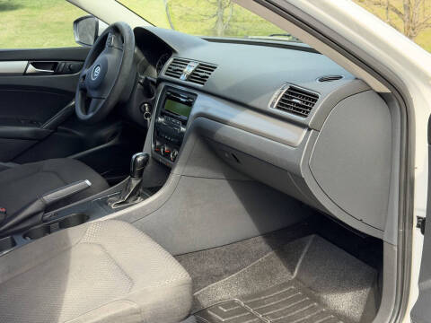 2014 Volkswagen Passat 1.8T S