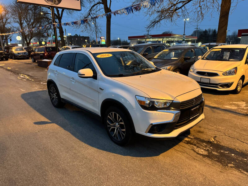 2016 Mitsubishi Outlander Sport ES's photo
