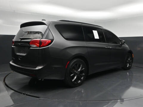 2019 Chrysler Pacifica Touring L Plus