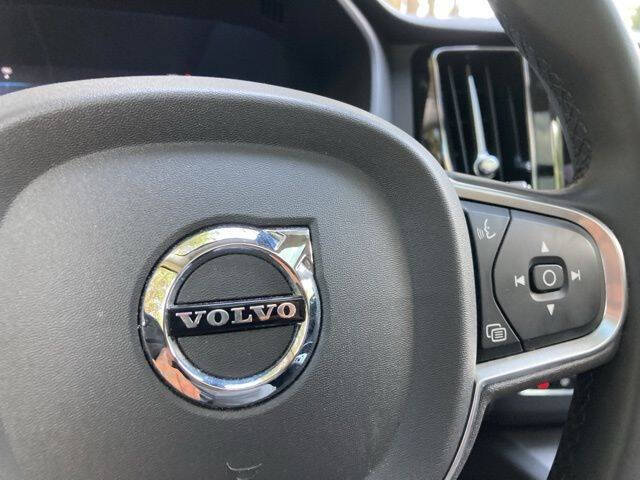 2023 Volvo XC60 B5 Core